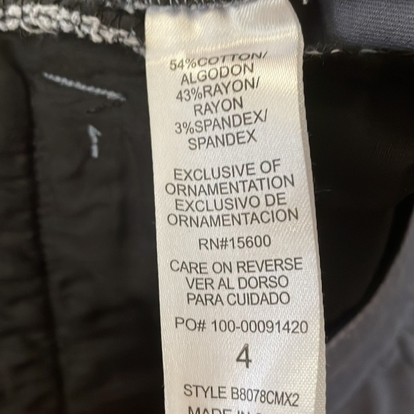 DEMOCRACY NWT Ab Solution Bermuda Shorts Size 4 - Picture 9 of 9